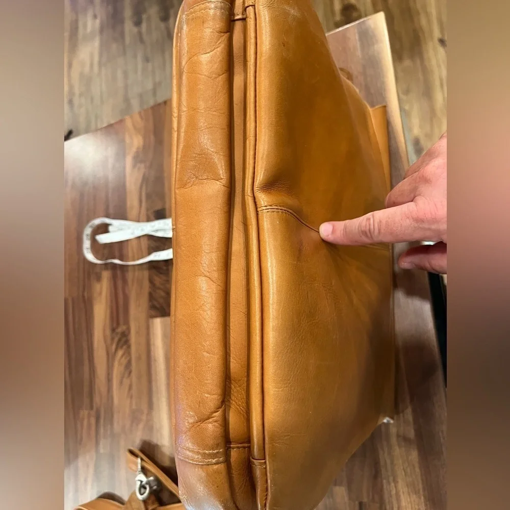 Andrew Phillips Vaqueta Napa laptop bag in used condition